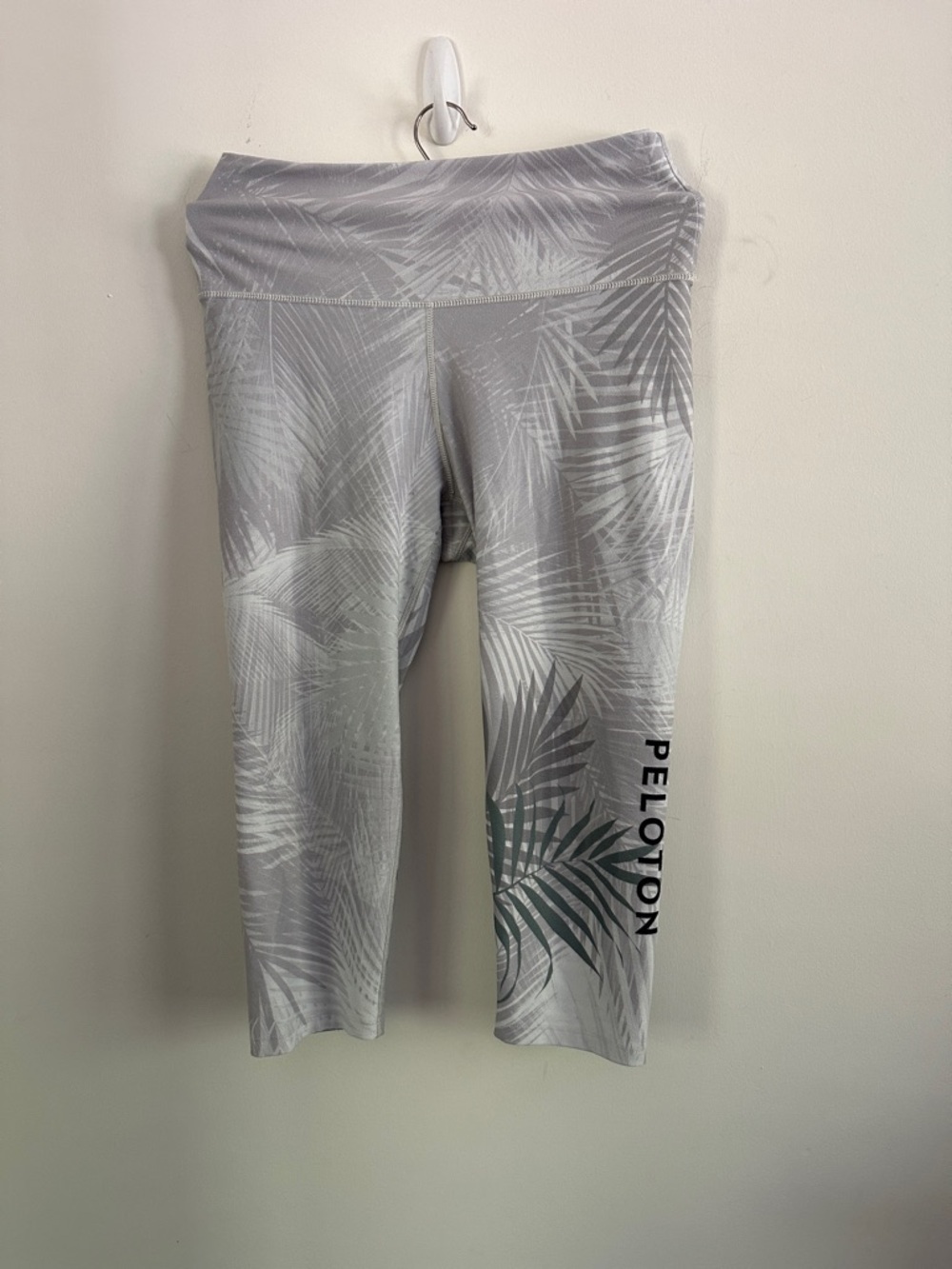 Peloton Light Gray Palm-Print Cropped Leggings